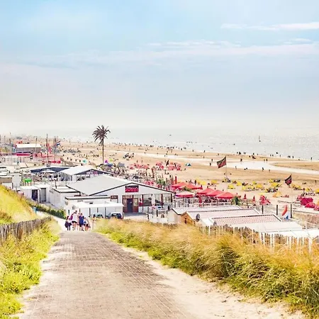 The & Town - Free Parking Zandvoort