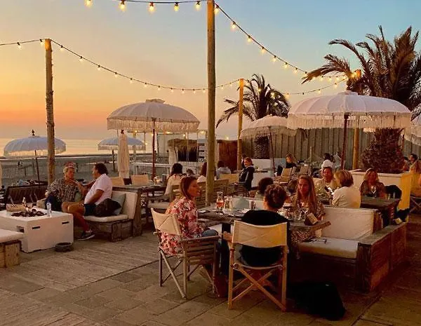 The & Town - Free Parking Zandvoort