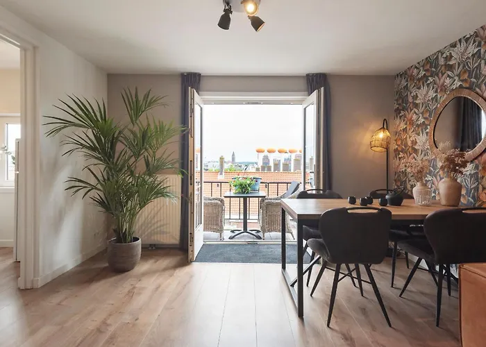 The & Town - Free Parking *